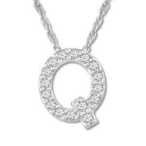 18kt White Gold Plated Letter Q Comes With 18" Chain